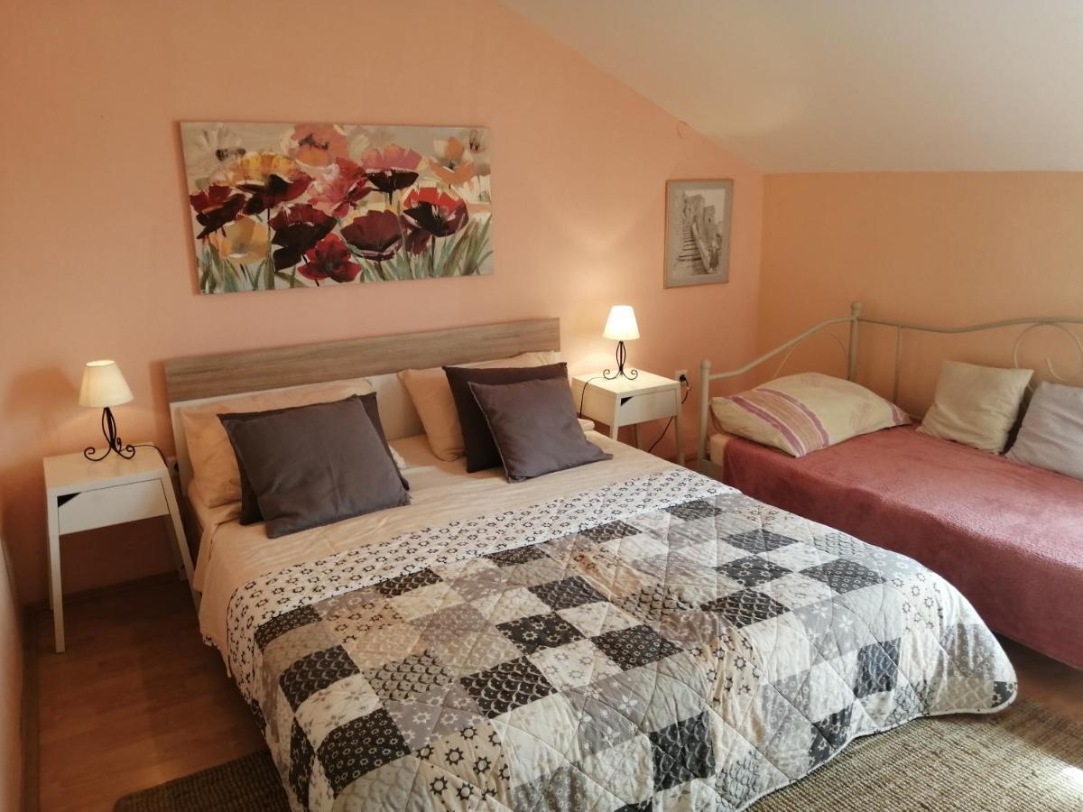 Apartments Tamara ซูโกชัน ภายนอก รูปภาพ