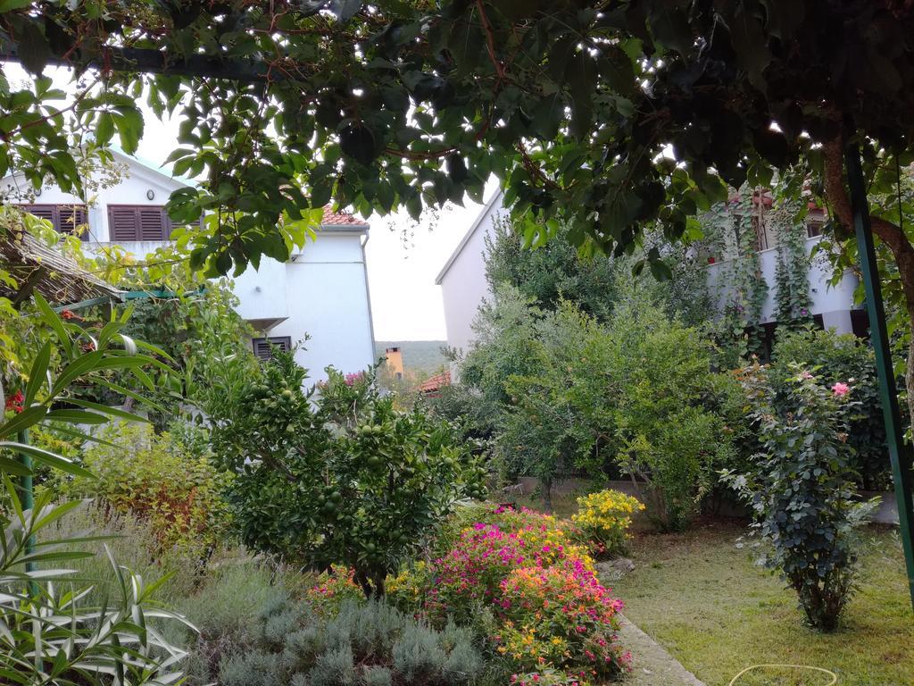 Apartments Tamara ซูโกชัน ภายนอก รูปภาพ