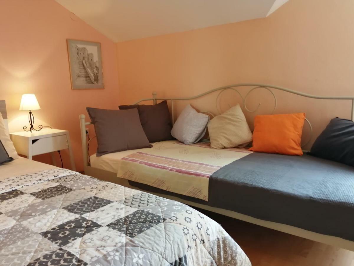 Apartments Tamara ซูโกชัน ภายนอก รูปภาพ